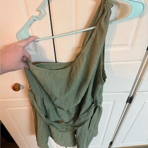 Green Asymmetrical Tie Front Sleeveless Tank Top